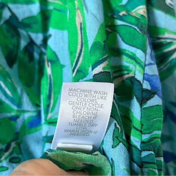 J. Jill Women’s Pop Over Top Medium Blue Green 1/3 Button 3/4 Sleeves Palm Tree - Picture 5 of 8